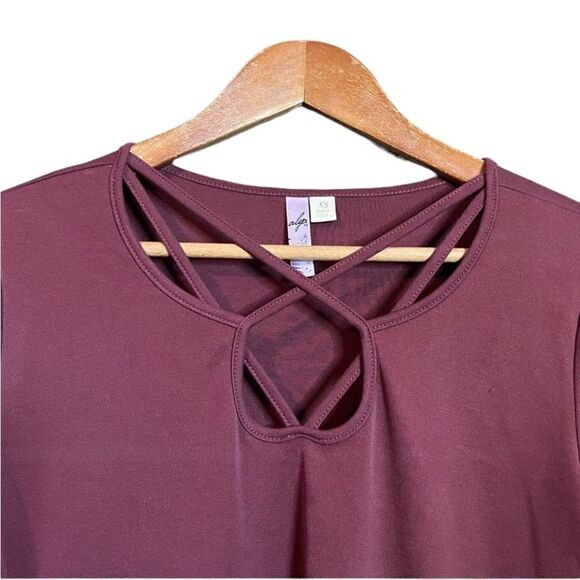 3 for $30! Alya long sleeve tee - Picture 2 of 9